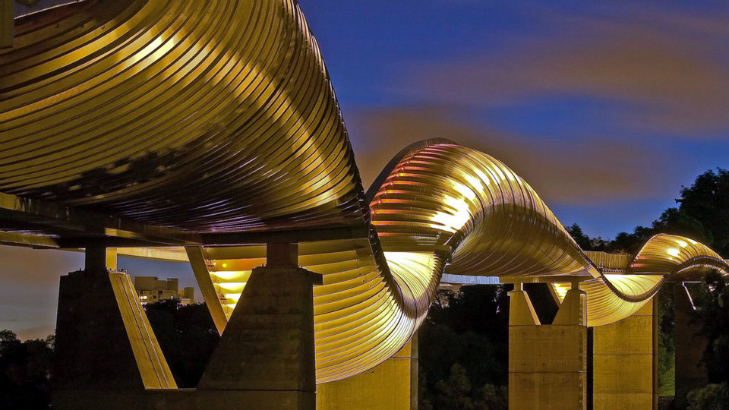 Unique things in the world bridge designs (1)