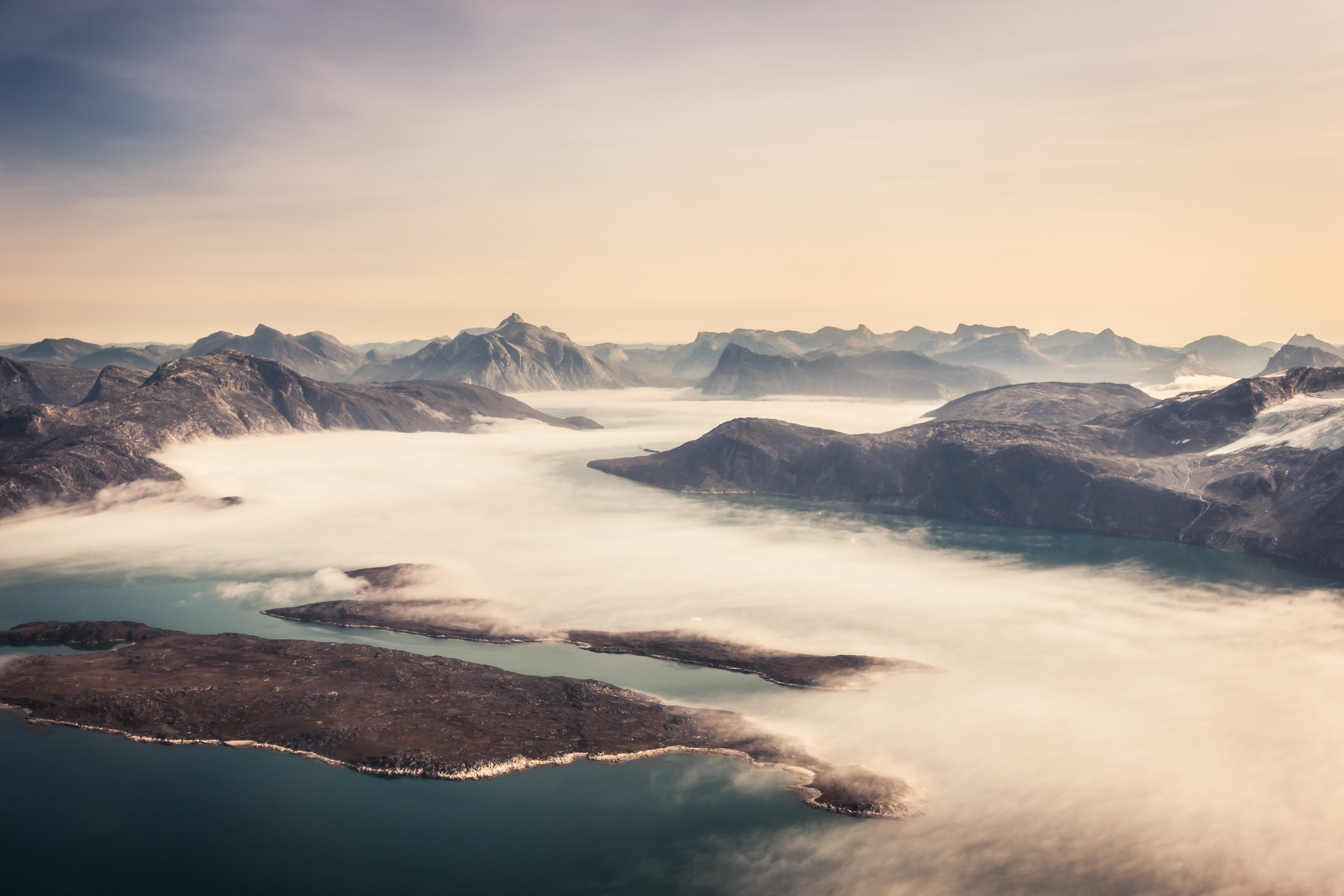 Unique things in the world: 10 Magic Mountain views