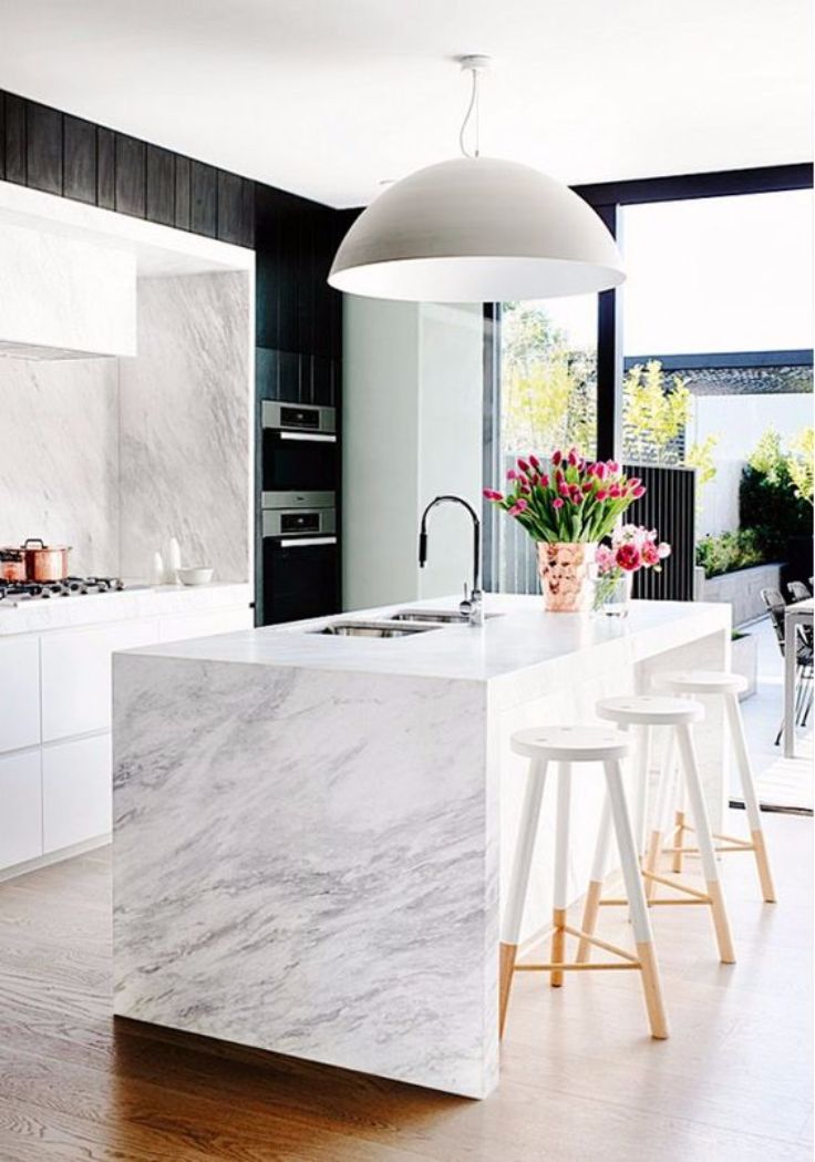 10 Gorgeous marble kitchen designs that you will love (4)