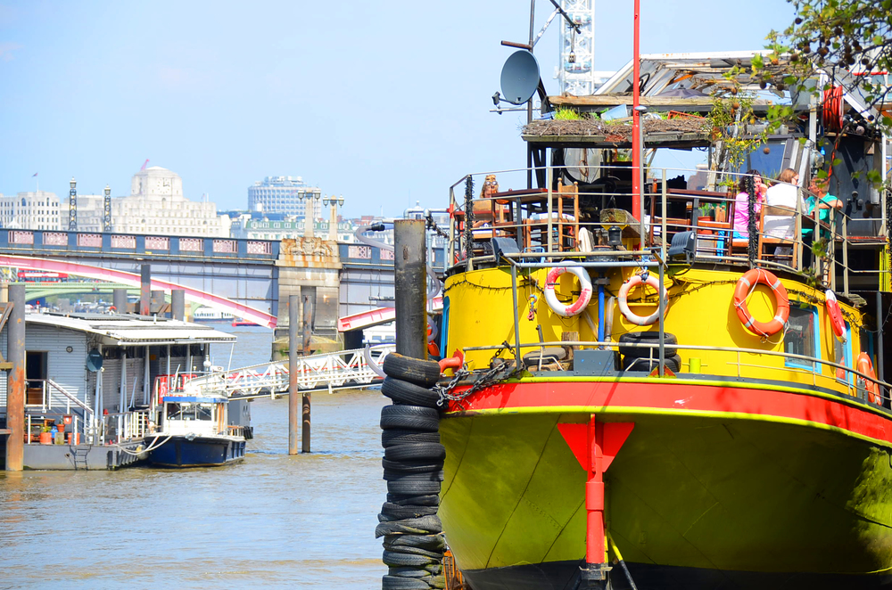 LONDON GUIDE FOR THE UNINITIATED LONDON GUIDE