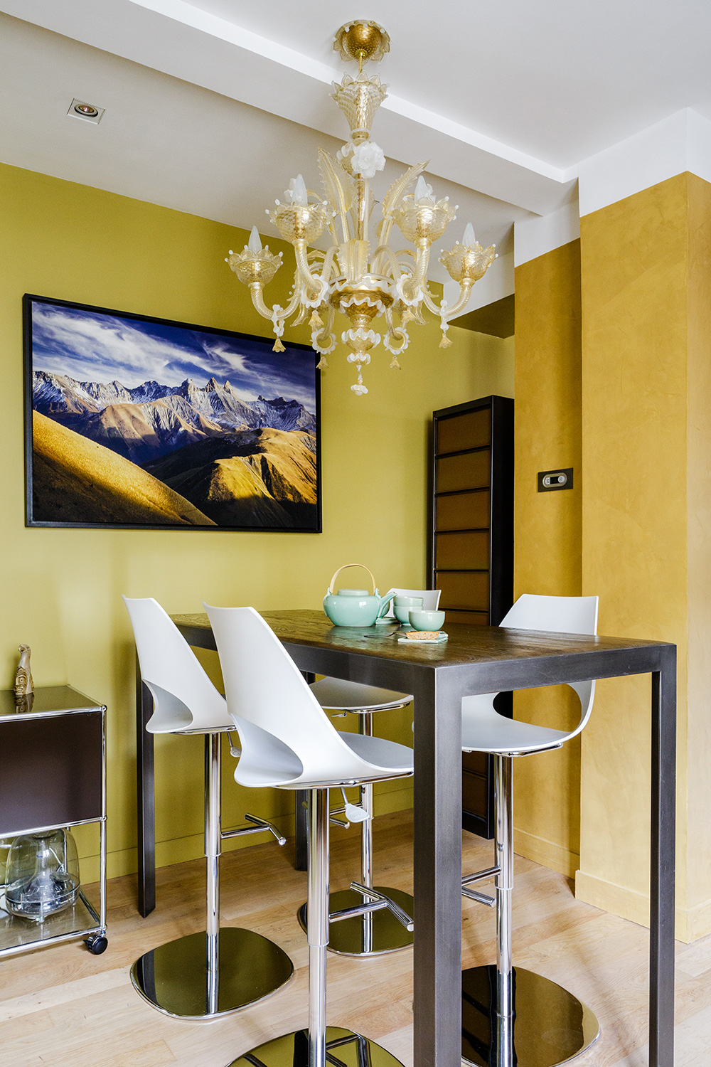 “THE SHIFT”, A MODERN HOME IN PARIS