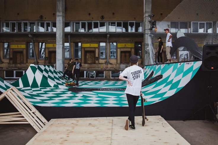 Op-art Moscow giant painting that will blow your mind (3)