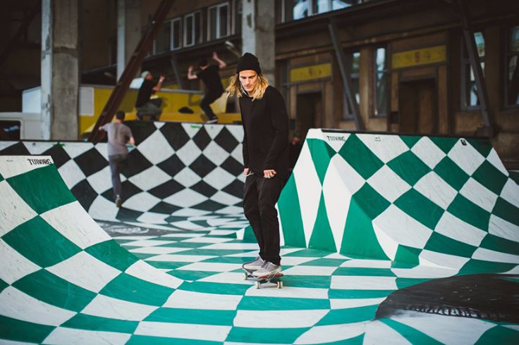 Op-art Moscow giant skatepark painting that will blow your mind (6)