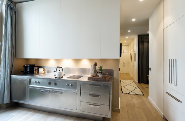 Mid-CenturyModern Renovation: Paris