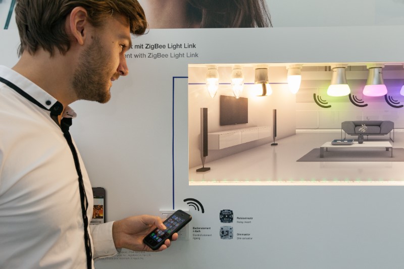 Light and Building It is all about Innovation and Technology! 7 10