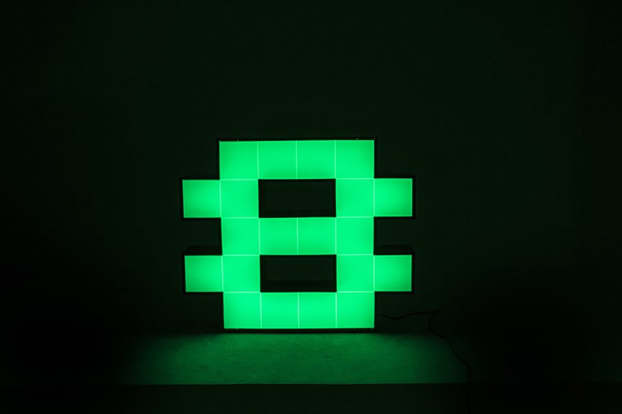 With a retro gaming soul, the 8 marquee letter design is fitted for the ones who want to change and want originality. With an Ambilight system, this marquee letter design can shine in 256 different colours so choose wisely. With a height of 1 meter, this marquee lighting design can be floor lamp or a wall mounted. The marquee lamp that can customizable on demand, is available on a mini version