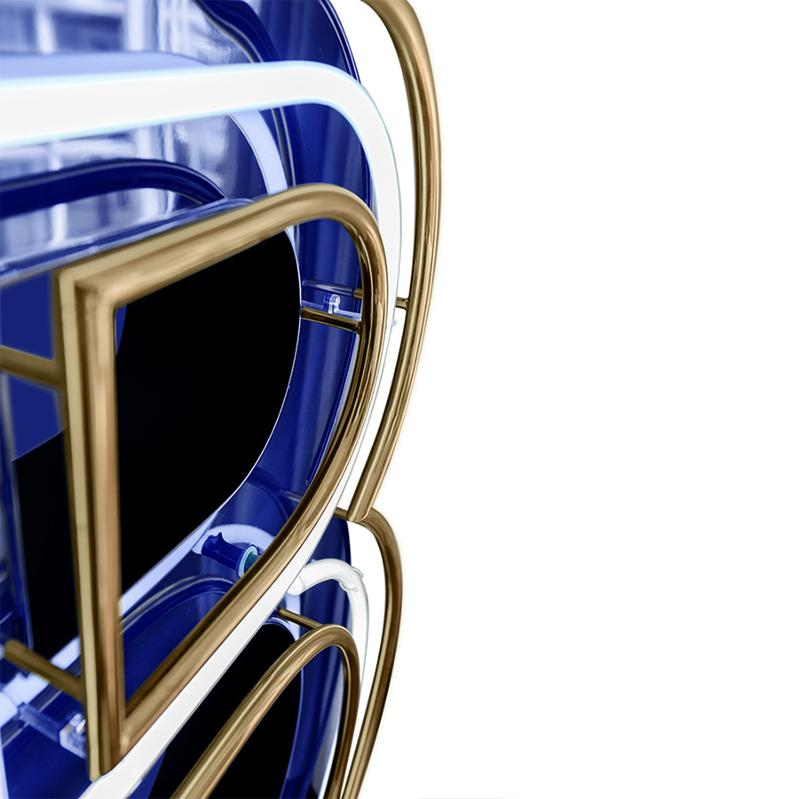 With its soft round deco shape, the graphic letter B, with a mixture of gold, black and blue fills any modern interior with luxury and elegance like no other. And just when you thought this lamp couldn’t surprise you more: you can place it outdoor too. Inspired by the icons of the art decor times, B stands for beauty, bohemian, brightness.