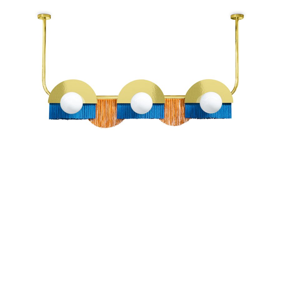 Starring the popular Farrah Fawcett, Charlie’s Angels was one of the most iconic TV series from the old Hollywood culture. This popular show was the inspiration behind Masquespacio’s unique Charlie suspension piece, a lighting design that is made with three strong round shapes fixtures that translate both presence and style into any project type, from a hotel bar to a modern dining room space.