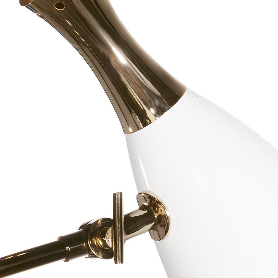 Duke is a modern pendant lighting design that boasts a heavy nostalgic 70s groove vibe. Inspired by the simplicity of the 1970s, DelightFULL’s designers were able to create an iconic modern ceiling light that suits the most demanding setting. It´s handmade in brass and Aluminium. The body, made of brass, has both a matte black and a gold-plated finish, while the shades are lacquered a glossy black on the outside.