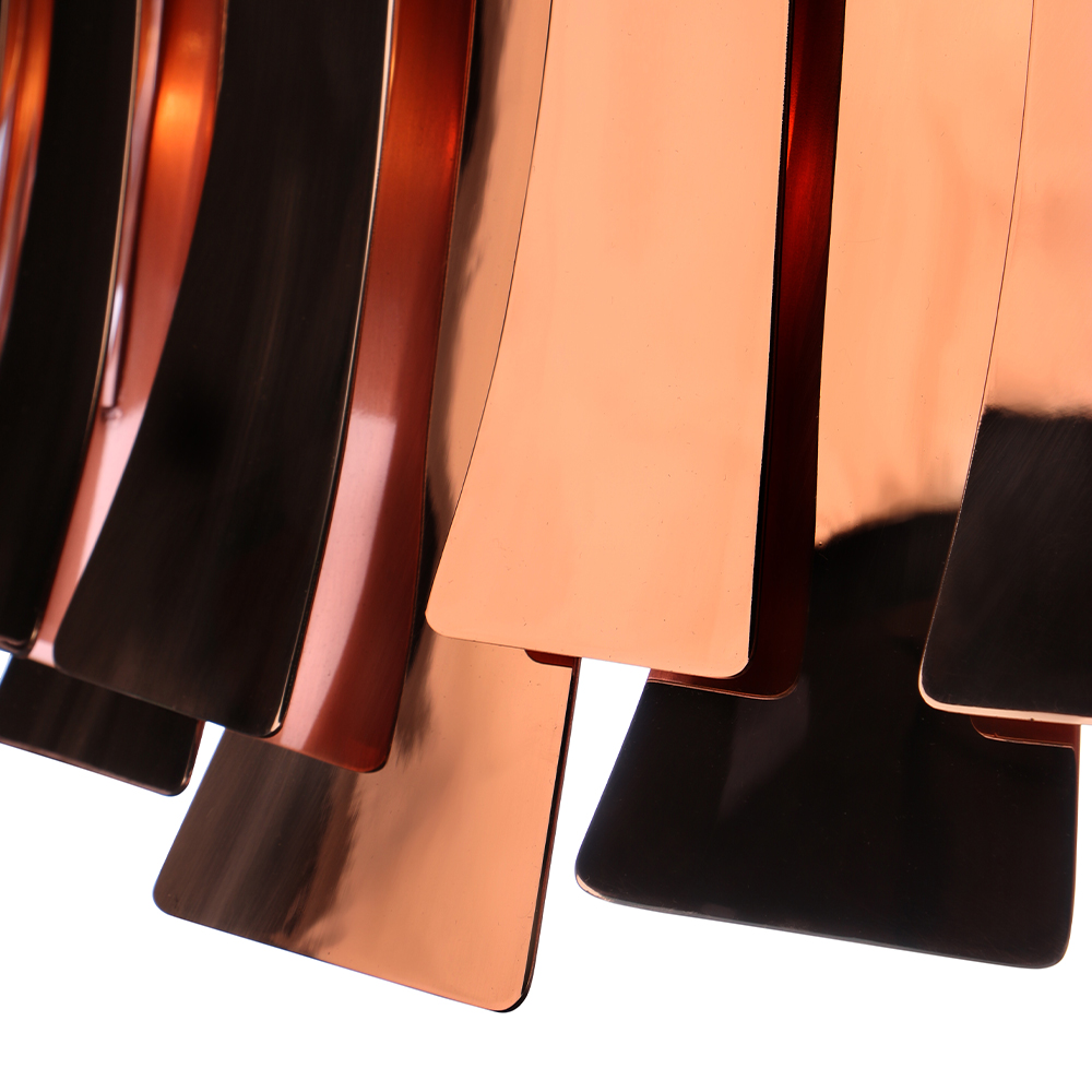 Inspired by the feminine glow cast by one of the greatest jazz singers of all times, DelightFULL has created Etta round suspension. It is a sophisticated and very functional chandelier lighting design suited for the most luxurious settings you can think of. It is handmade in brass, with the additional unique feature of each one of its leaves being shaped and assembled by hand.