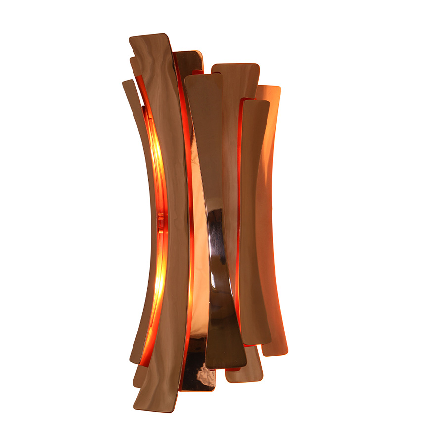 Etta is one of DelightFULL’s most feminine and luxurious wall lights. Inspired by the memorable jazz singer Etta Jones, this mid-century wall sconce can elevate any ordinary home decor to an oasis of sophistication and luxury. It is a handmade indoor wall light, with 12 brass leaves that are all shaped and assembled by hand, which convey a romantic vibe to any space.
