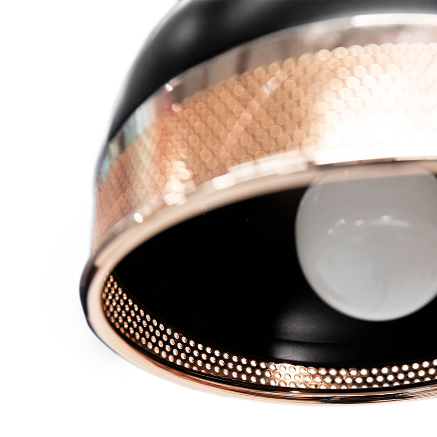 Inspired by the incredible jazz musician Benny Goodman, this elegant suspension lamp will light up any design project or room. A memorable piece that features golden finishes, and black matte details, in a modern and classic twist that make this lamp so special and unique. This luxurious lamp with fashionable round shapes will be a statement piece for any modern home decor.