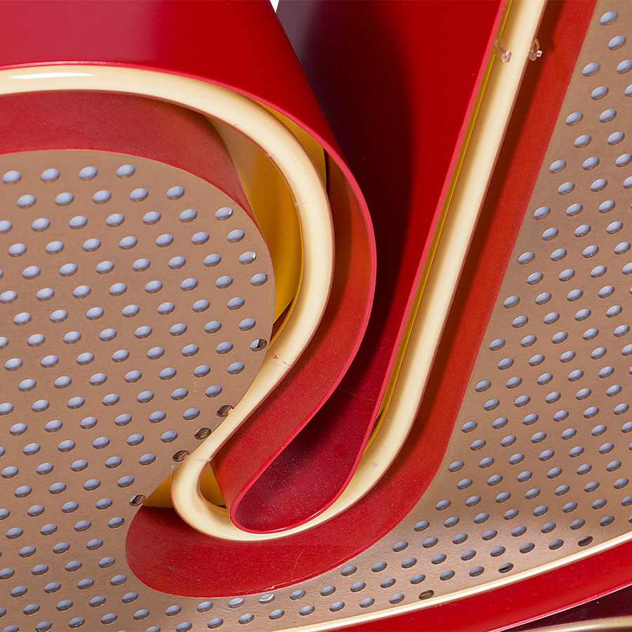 Just right. This retro style lighting design is just perfect for any vintage interior/exterior decor. Presenting itself with a sleek vintage vibe, the standard finish of this vintage marquee letter starts a new era. Follow if you are a lover of jazz and get this lamp just in time for the summer season in your outdoor or home interior project.