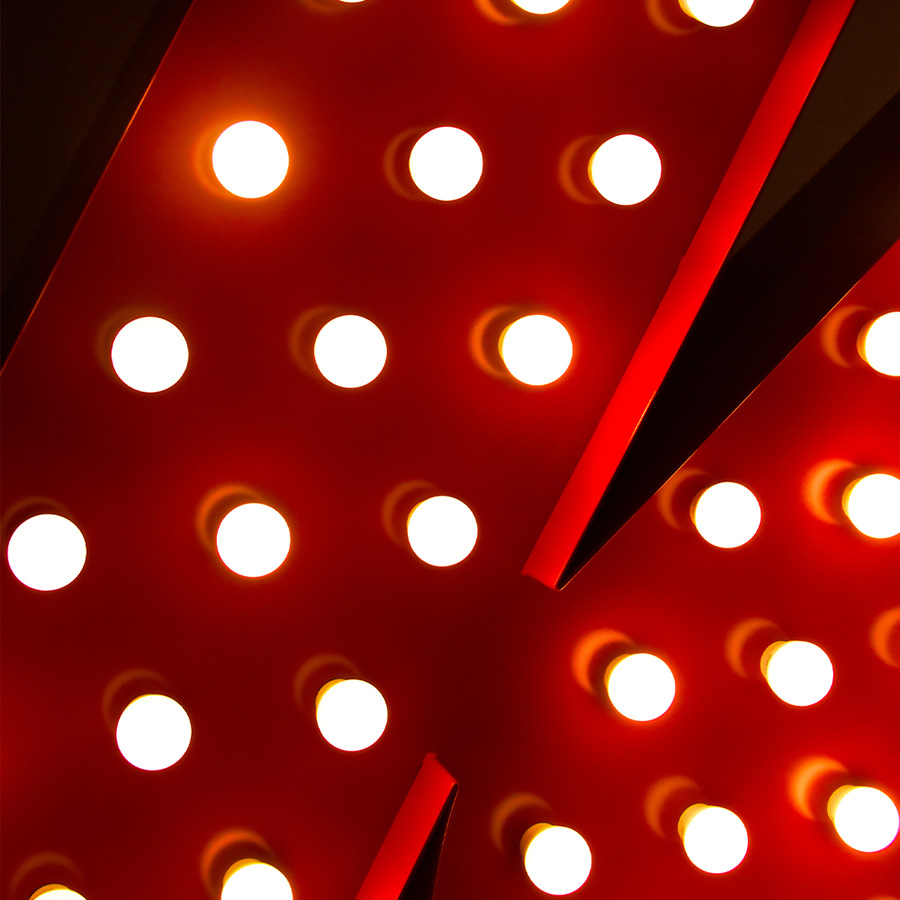 One of the highlights of the Graphic Collection. Red means fun means passion. With 44 bulbs that can be controlled with an on-off-on switch, which allows you to turn only a few of them on at a time. With a height of 1 meter, this iconic fixture can be placed on the floor or on the wall, only indoors. Making a lasting impression in any of your party ideas this marquee letter design is available in a mini version as well.