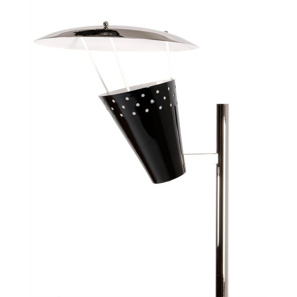 Mid-century modern design inspired Lee floor light. Inspired by a classic 1950’s vintage style microphone on top of a stage, this standing lamp will steal everyone’s attention to it. Ideal for an industrial loft and for a mid-century interior, Lee is the perfect corner lamp for every demanding setting, making an excellent addition to DelightFULL’s Heritage collection.