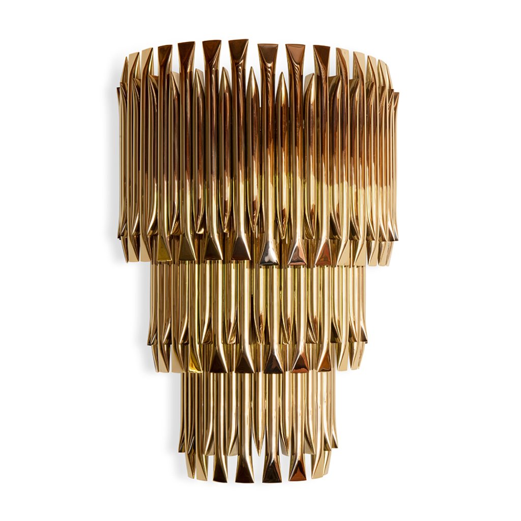 Matheny wall has a complex and attractive geometry design of combined tubes. In this variation, three of the original designs are combined on top of each other in a cascade of metal pipes to create a new impressive piece.This unique lamp combines a mid-century modern design with a classic style to make a statement. A modern wall light 100% handmade in brass with a brushed nickel finish. With 4 lamps, we recommend you to use G9 bulbs.