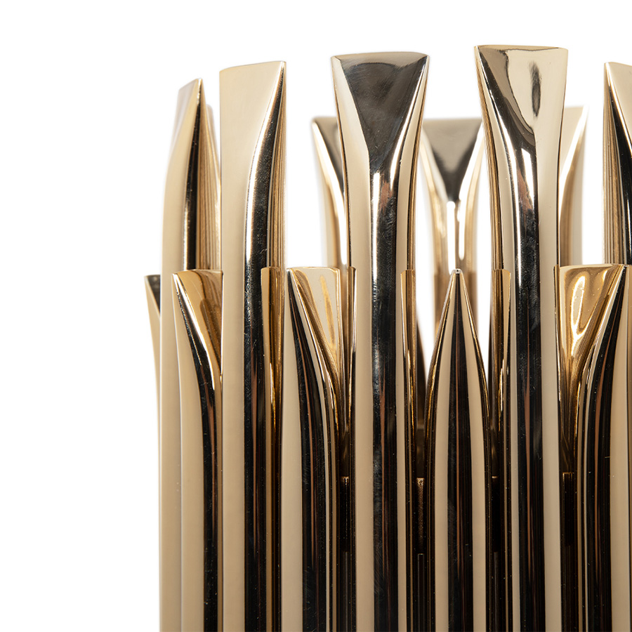 Matheny table lamp is a sleek and classic lighting design. 100% designed and produced in Portugal. Its marble base can be customized with four different types of marble to match the gold-plated finish of the body. A unique vintage brass table lamp, Matheny is a new take on the mid-century classics. It is the right table lamp for living room ambiences, but it can also be thought of as a bedside table lamp, depending on the decor of your master bedroom.