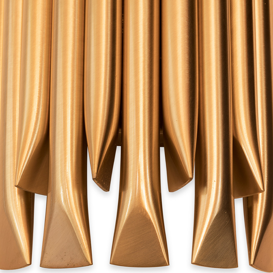 Matheny wall light has a complex and attractive geometry design of combined tubes. This unique lamp combines a mid-century modern design with a classic style that will make a statement in your home. Providing a subtle glow, this modern wall light is 100% handmade in brass and has a brushed nickel finish. With 4 lamps, we recommend you to use G9 bulbs.