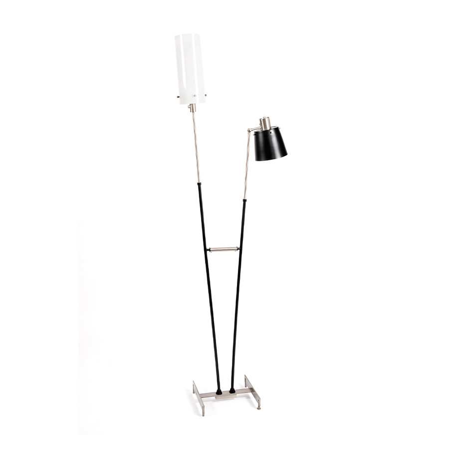 Just as the influential Jaco Pastorius jazz composer but also as gifted electric guitar player, Pastorius standing lamp revives the 70’s design aesthetics with a dual character. The result is a sophisticated and highly functional brass floor lamp with two distinct diffusers that can be lit alternatively. Therefore, the vintage floor lamp allows you to point the light where you need it the most.