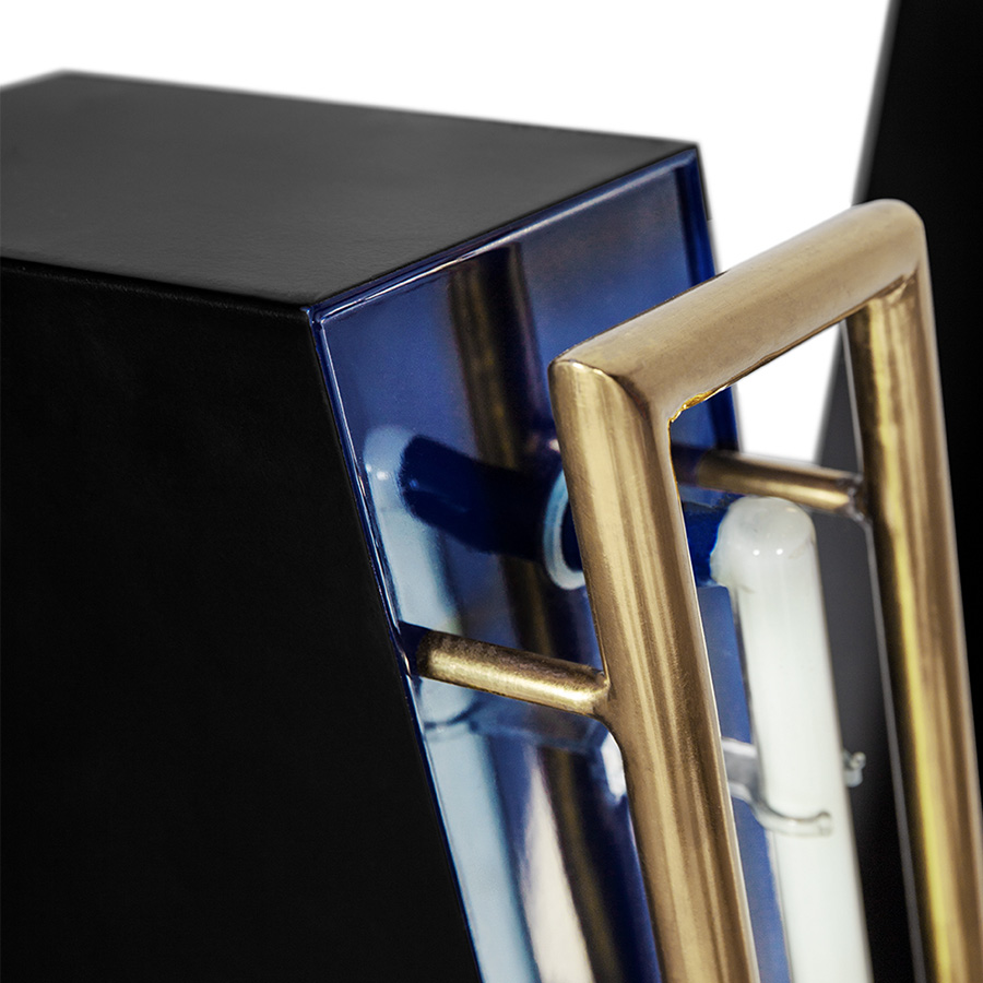 Grab the Las Vegas feeling inside or outside your design project! Inspired by the aura and authenticity of the city of lights this sophisticated lighting design has a copper plated and red frame that can be customizable on demand. Available in a mini version, the vivid colours reflect a state of being, creating an energetic atmosphere. Handmade in copper and acrylic.