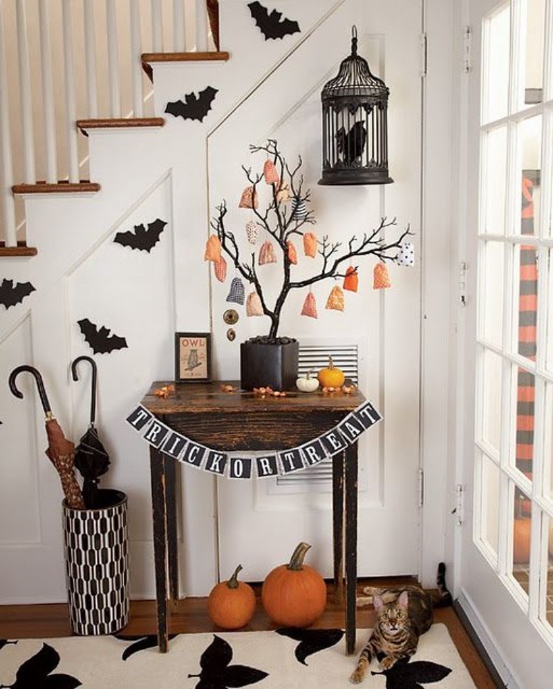 What Is Hot On Pinterest: Halloween Décor!