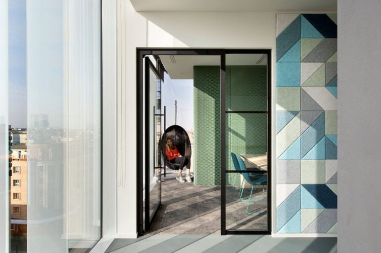 Aleksandra Gaca introduces us to the 3D woven textile panels, Ondo, with her project of Milan office.