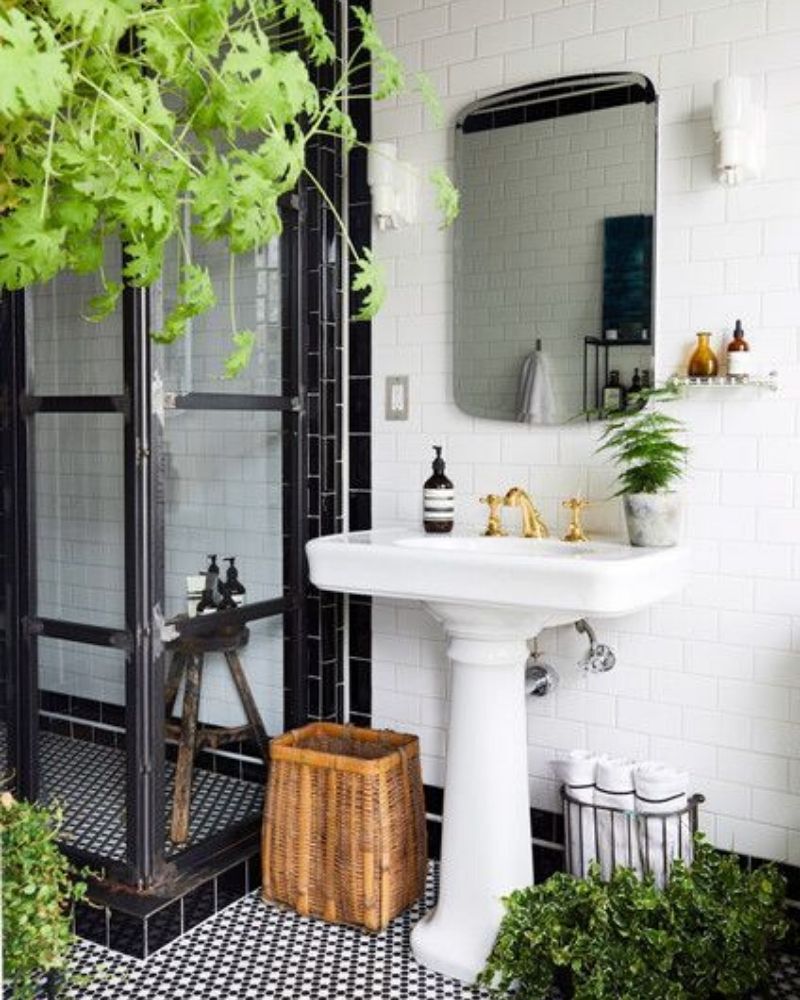 How To Design The Perfect Spanish Bathroom - Incorporating Mid Century Pieces!