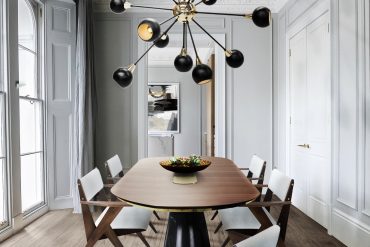 DINING ROOM WITH BLAKEY CEILING SUSPENSION