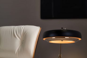 BRIGHTEN UP YOUR SPACE WITH THIS DESK LAMP