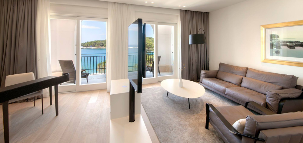 Riz Project Will Explain How You're a Few Steps Away From a Luxury-Hotel Level Décor