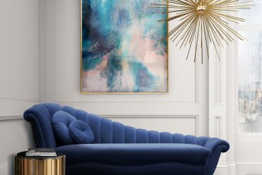 LUXURIOUS LIVING ROOM CORNER