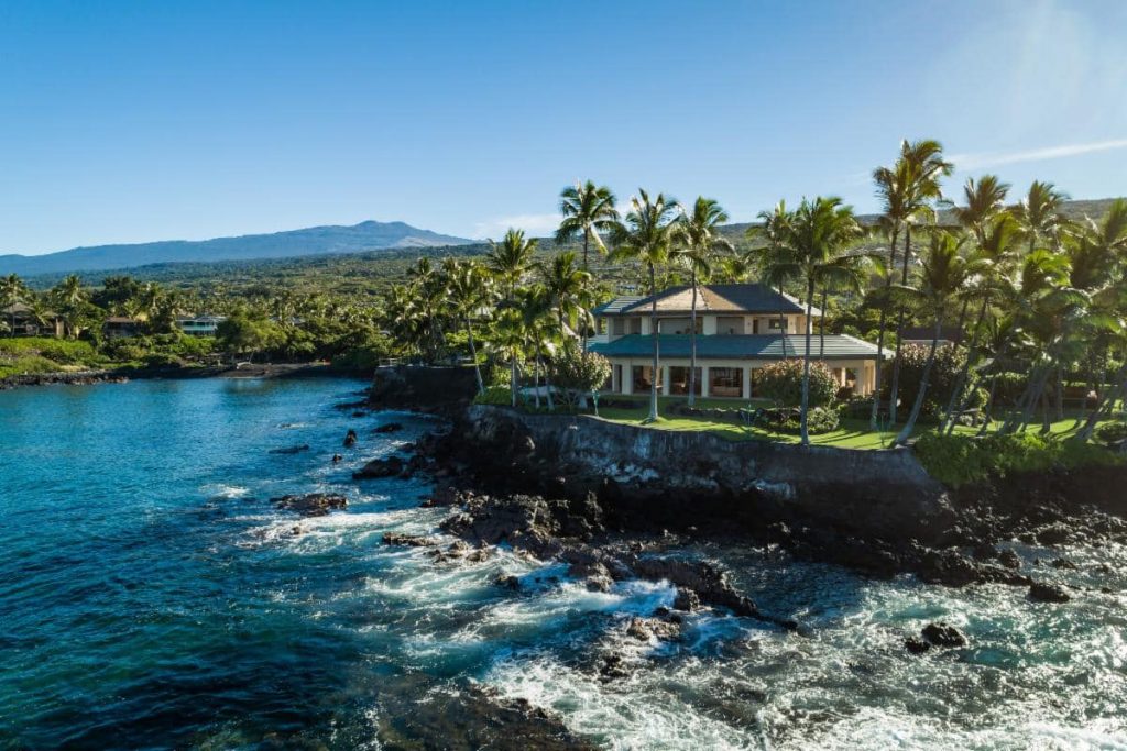 Get Inside The Most Expensive Houses in Hawaii Designed By Aloha Light & Design!