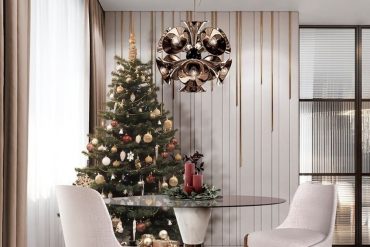 THIS LUXURIOUS DINING ROOM IS FULL OF THE CHRISTMAS SPIRIT